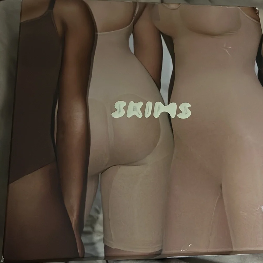 Skims Sculpting Bodysuit Brief with Snaps  size LG/XL nude one piece